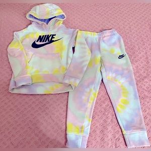 Girls NIKE Fleece Set